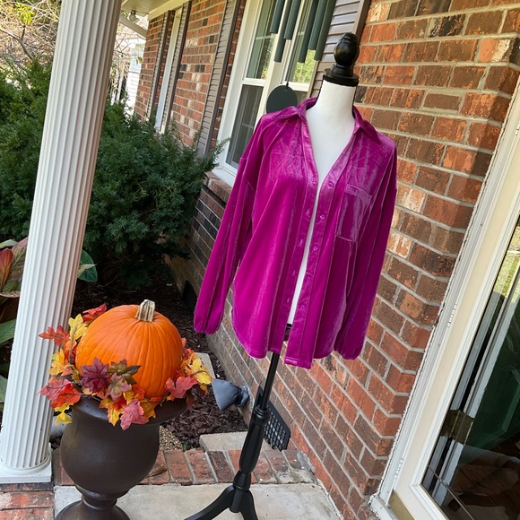 JODIFL Tops - Jodifl Velvet Shirt